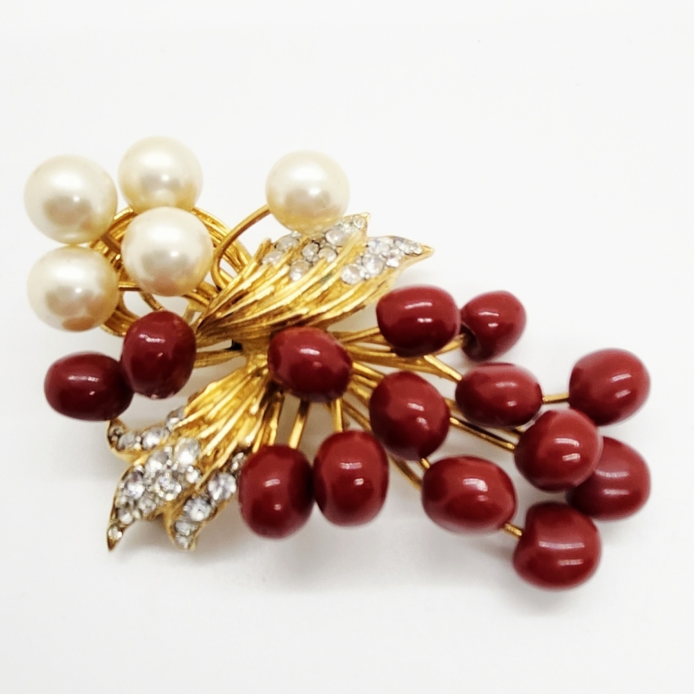 ERWIN PEARL Red Cherry Clear Rhinestone Gold Tone Pearls Brooch Pin